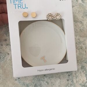 Earring  Set  with dish